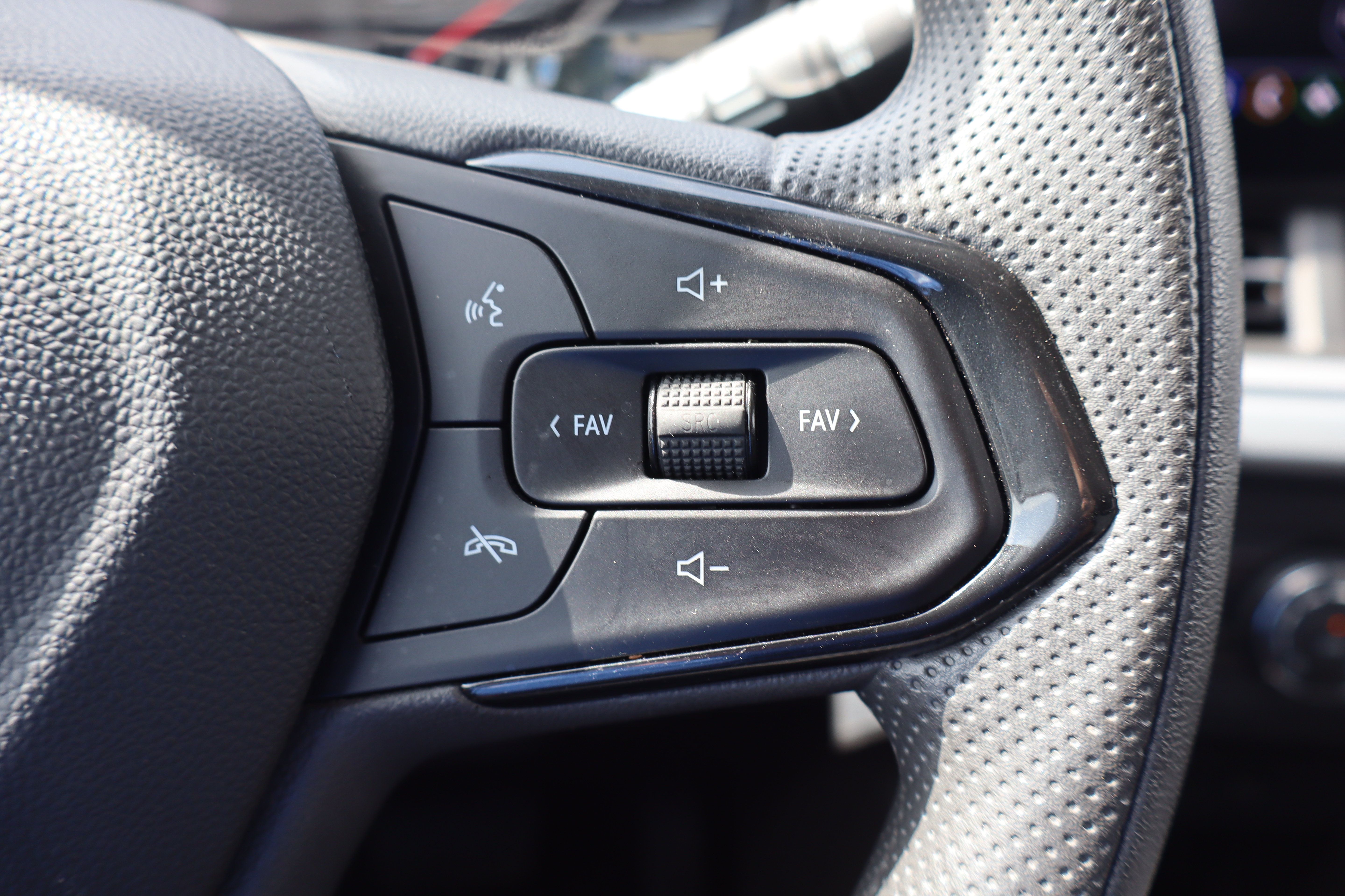Used 2026 Chevrolet Trax LS FWD image 16