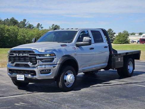 New 2026 RAM 4500 Tradesman w/ Chrome Appearance Group AWD/4WD image 3