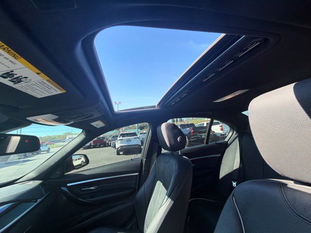 Used 2018 BMW 340i Sedan w/ Executive Package RWD image 19