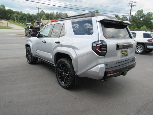 Used 2025 Toyota 4Runner Platinum AWD/4WD image 6
