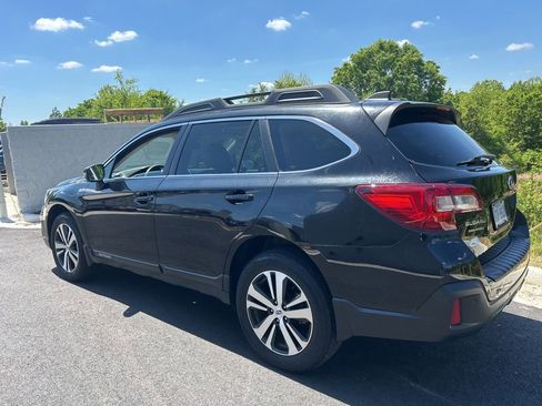 Used 2019 Subaru Outback 3.6R Limited w/ Popular Package #2 AWD/4WD image 1