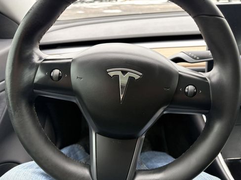 Used 2018 Tesla Model 3 Long Range image 17
