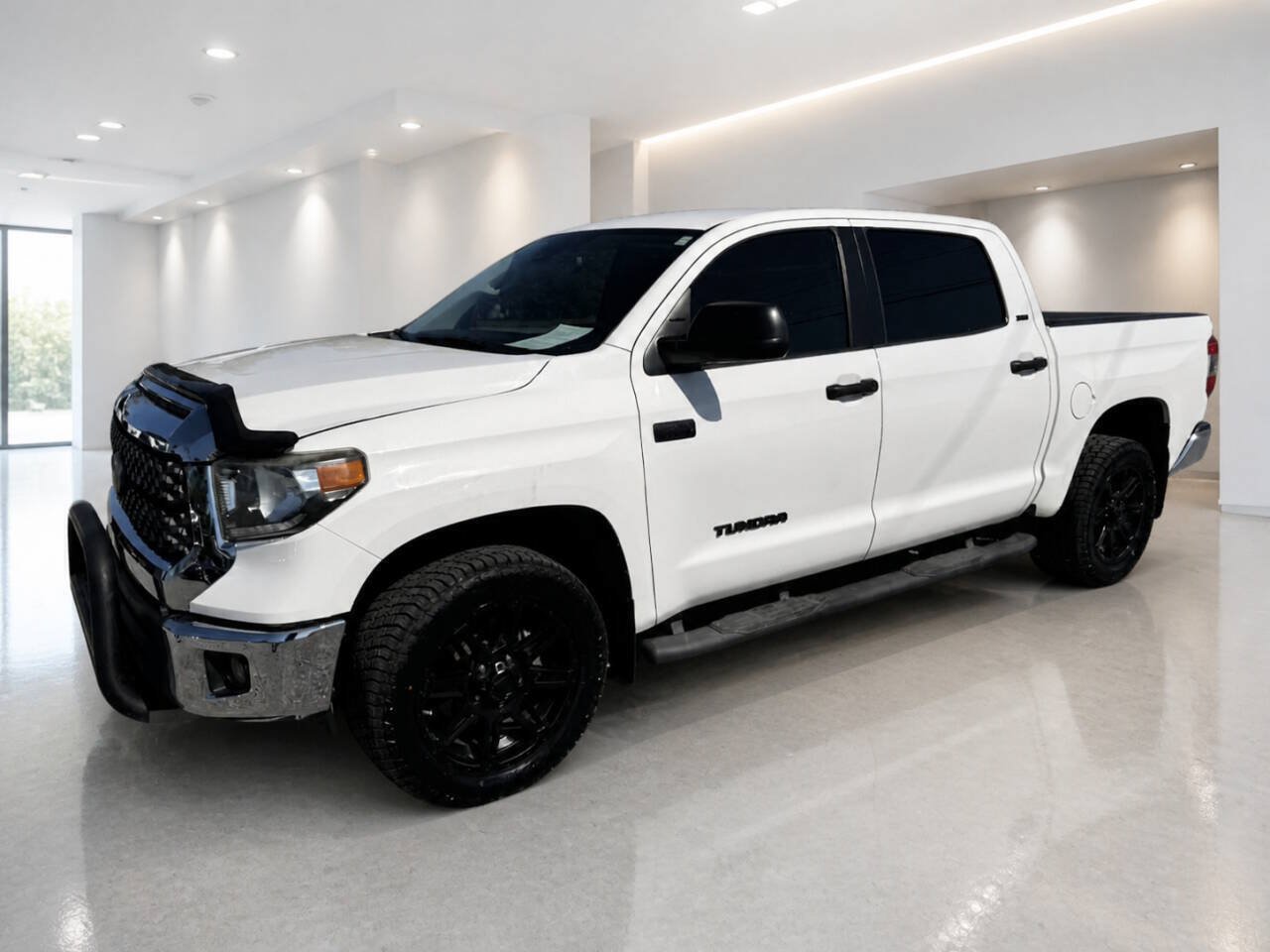 Used 2019 Toyota Tundra SR5 w/ SR5 Upgrade Package AWD/4WD image 2