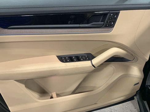 New 2026 Porsche Cayenne image 14