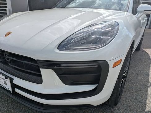 Used 2025 Porsche Macan AWD/4WD image 11