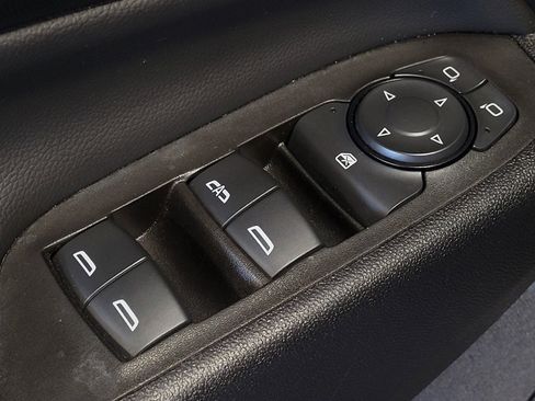 Used 2023 Chevrolet Equinox LT FWD image 27