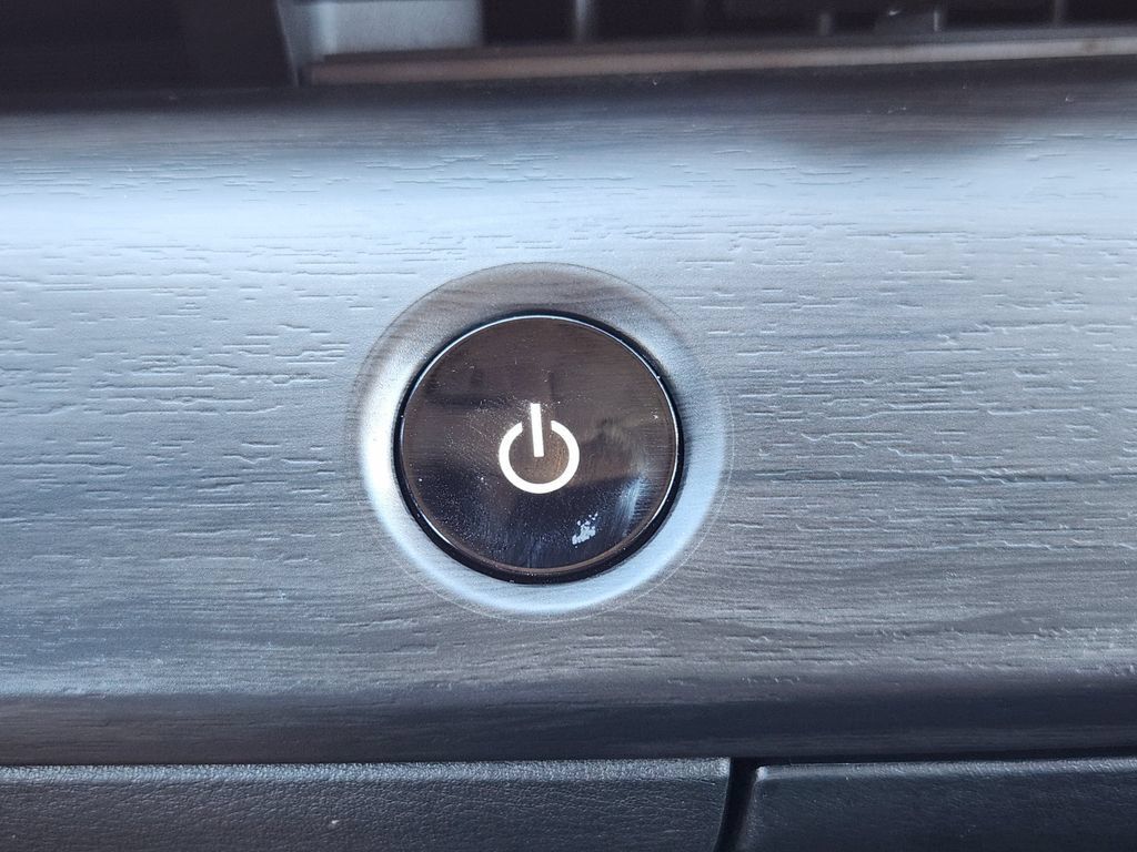 Used 2024 Nissan Ariya AWD image 18