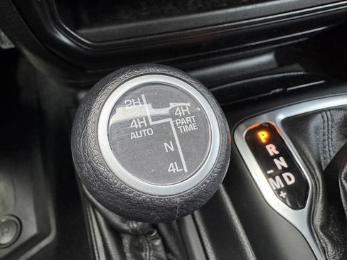 Used 2022 Jeep Gladiator Sport AWD/4WD image 15