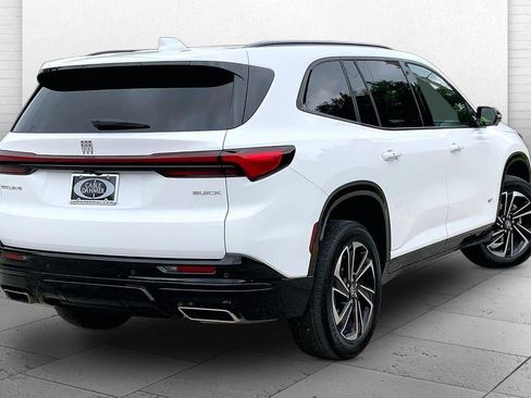 Used 2025 Buick Enclave Sport Touring FWD image 14