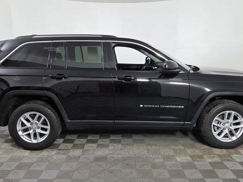 Used 2023 Jeep Grand Cherokee Laredo image 8