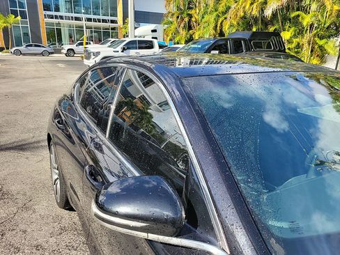 Used 2023 Genesis G70 2.0T image 9