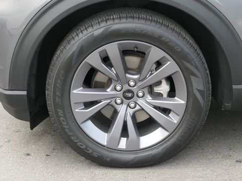 Used 2023 Ford Explorer XLT w/ Equipment Group 202A RWD image 11