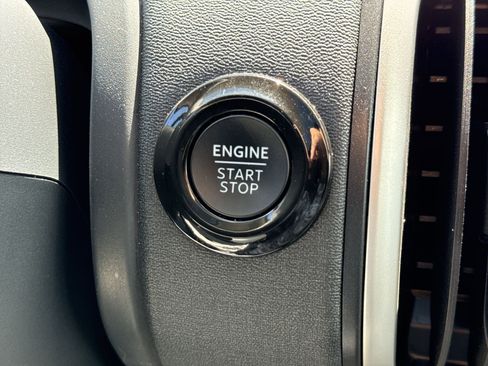 Used 2025 Ford Expedition Active AWD/4WD image 22