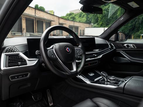 Used 2024 BMW ALPINA XB7 AWD/4WD image 23