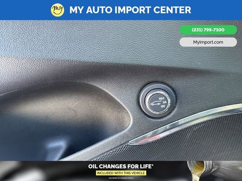 Used 2024 Buick Enclave Premium image 9