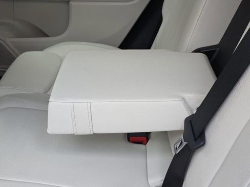 Used 2020 Mercedes-Benz GLB 250 image 9