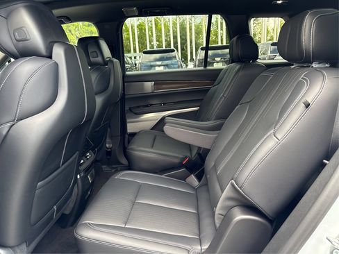 New 2027 Cadillac Vistiq Sport AWD/4WD image 10