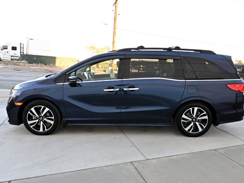 Used 2018 Honda Odyssey Elite image 4