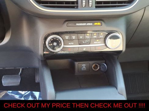 Used 2022 Ford Escape SE w/ SE Sport Appearance Package AWD/4WD image 19