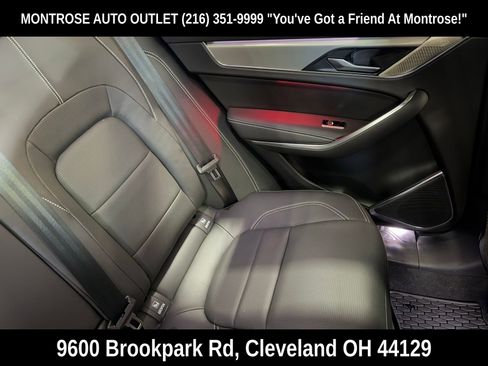 Used 2024 Jaguar F-PACE R-Dynamic S image 34