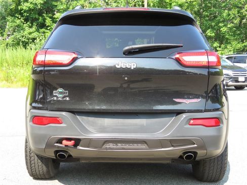 Used 2016 Jeep Cherokee Trailhawk w/ Comfort/Convenience Group AWD/4WD image 6