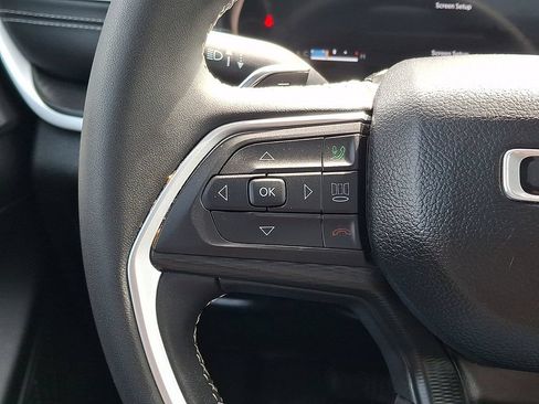 Used 2023 Jeep Grand Cherokee Laredo X AWD/4WD image 21