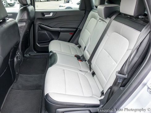 Used 2024 Ford Escape SE image 11