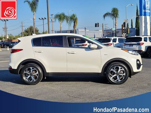 Used 2022 Kia Sportage LX AWD/4WD image 4