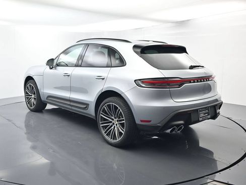 Certified 2026 Porsche Macan AWD/4WD image 3