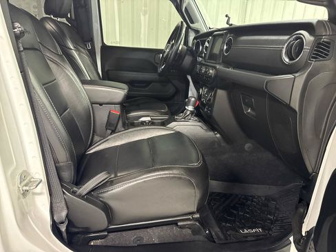 Used 2021 Jeep Wrangler Unlimited Sahara w/ Cold Weather Group AWD/4WD image 12