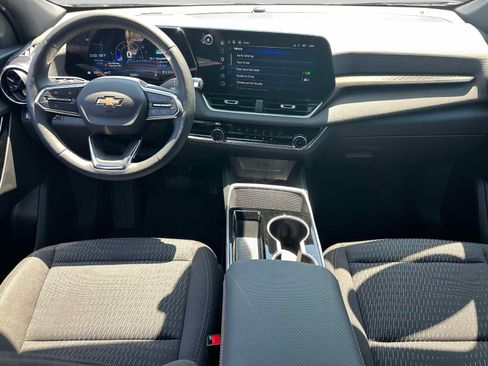 Certified 2025 Chevrolet Equinox LT w/ Safety and Technology Package AWD/4WD image 13