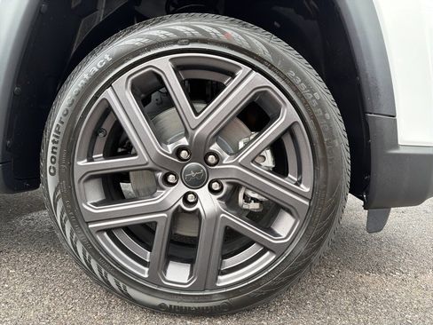 New 2026 Jeep Compass Latitude image 11