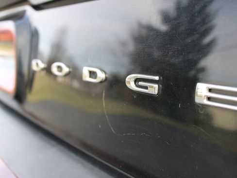 Used 2019 Dodge Challenger SXT image 7