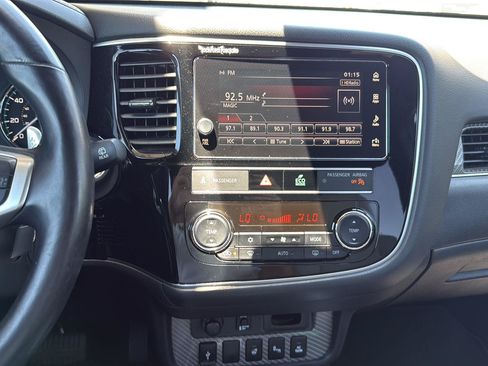 Used 2019 Mitsubishi Outlander GT AWD/4WD image 16