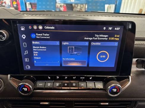 Used 2025 Chevrolet Colorado LT w/ Advanced Trailering Package AWD/4WD image 26