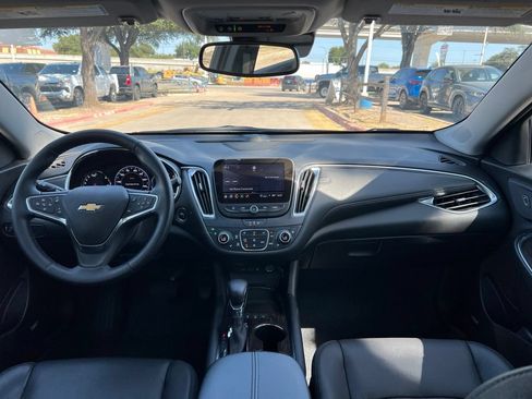 Used 2025 Chevrolet Malibu LT FWD image 14
