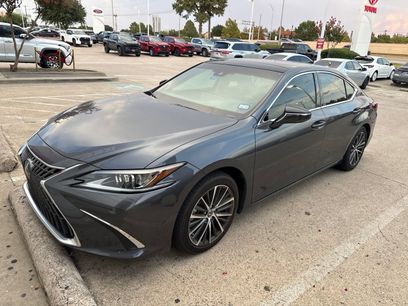 Used 2025 Lexus ES 350 w/ Premium Package