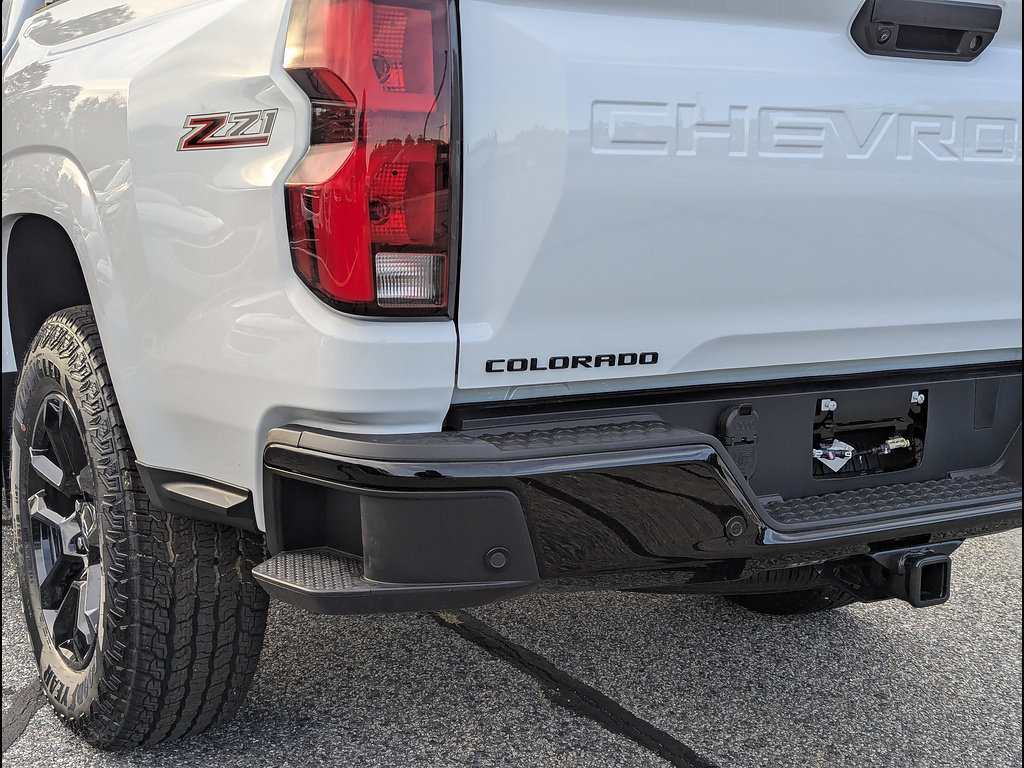 New 2026 Chevrolet Colorado Z71 w/ Midnight Edition AWD/4WD image 9