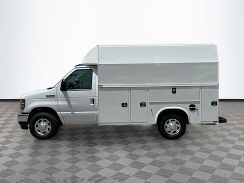 New 2026 Ford E-350 and Econoline 350 Super Duty w/ Power Equipment Group RWD image 3