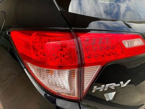 Used 2018 Honda HR-V EX image 22