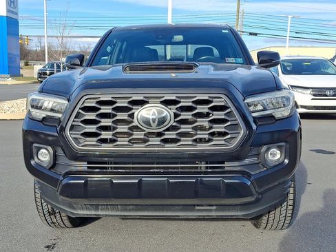 Used 2020 Toyota Tacoma TRD Sport image 2