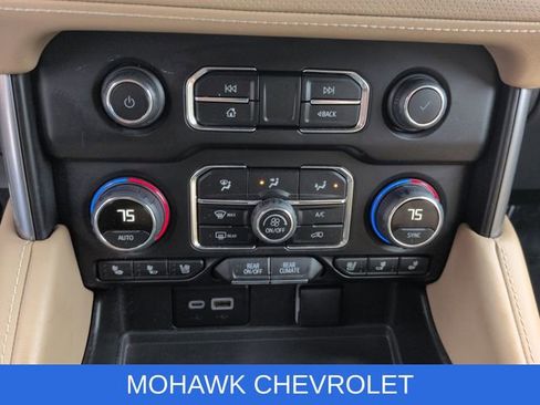 Certified 2024 Chevrolet Suburban Premier w/ Premium Package 2 AWD/4WD image 19