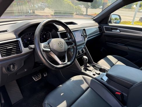 Used 2020 Volkswagen Atlas Cross Sport SEL R-Line AWD/4WD image 16