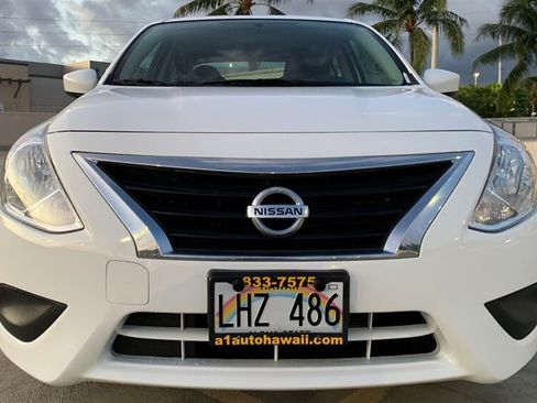 Used 2018 Nissan Versa SV FWD image 7