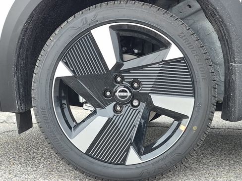 New 2026 Nissan Kicks SR w/ Cold Weather Package image 6