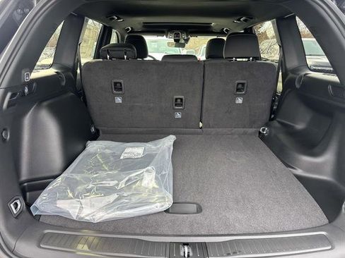 New 2025 Jeep Grand Cherokee Laredo X image 4