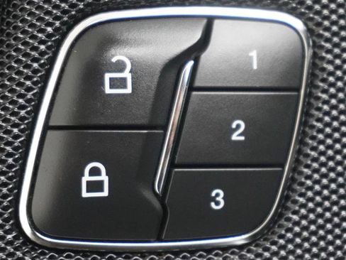 Used 2019 Lincoln Nautilus Reserve AWD/4WD image 27