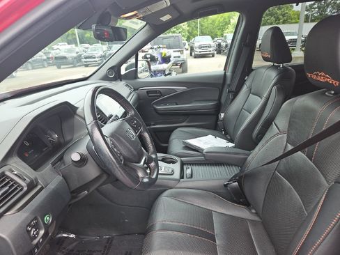 Used 2023 Honda Passport TrailSport image 16