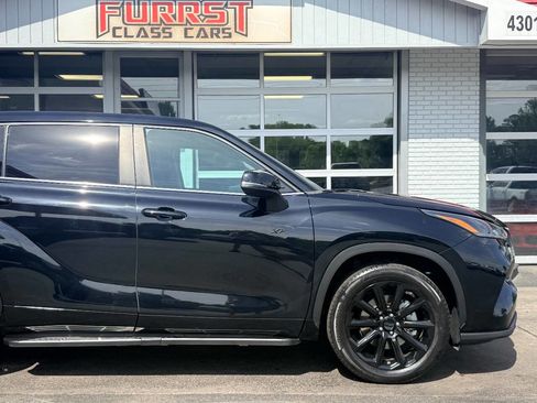 Used 2023 Toyota Highlander L FWD image 12
