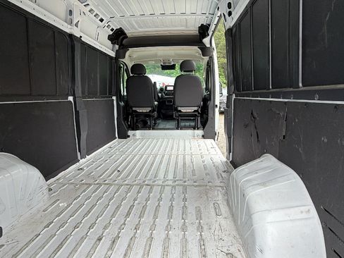 Used 2024 RAM ProMaster 2500 w/ Convenience Group FWD image 13